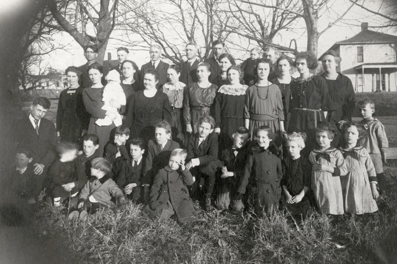 Photo of William Sourk Family 1922